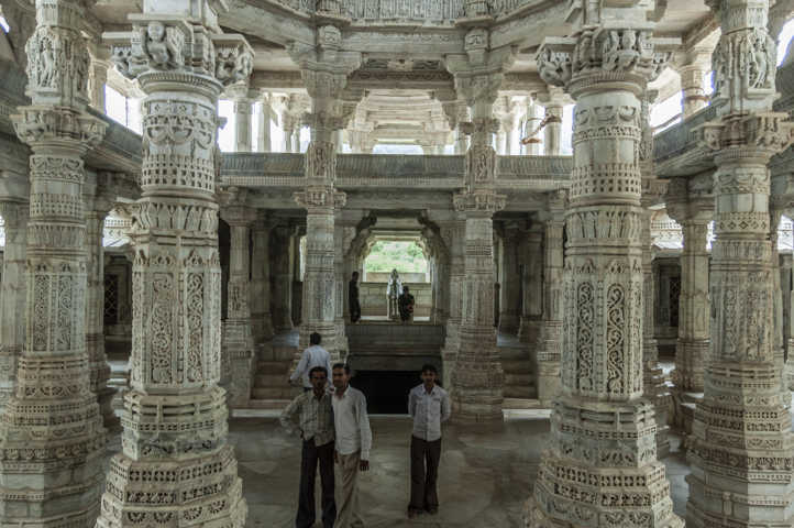 15 - India - Ranakpur - templo jainista de Chaumukha Mandir